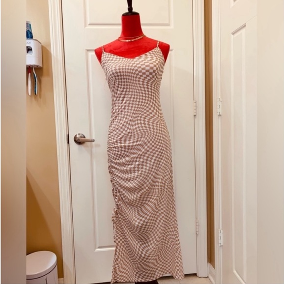 SPAGHETTI STRAP RUCHED PRINTED MAXI DRESS - Picture 5 of 12